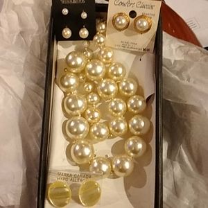 New Elegant Pearl Set with 3Pr. Of Earrings!